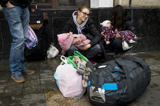 Ukrainians Are Desperately Trying To Flee Kyiv As The Russians Advance: “It’s An Absolute Nightmare”